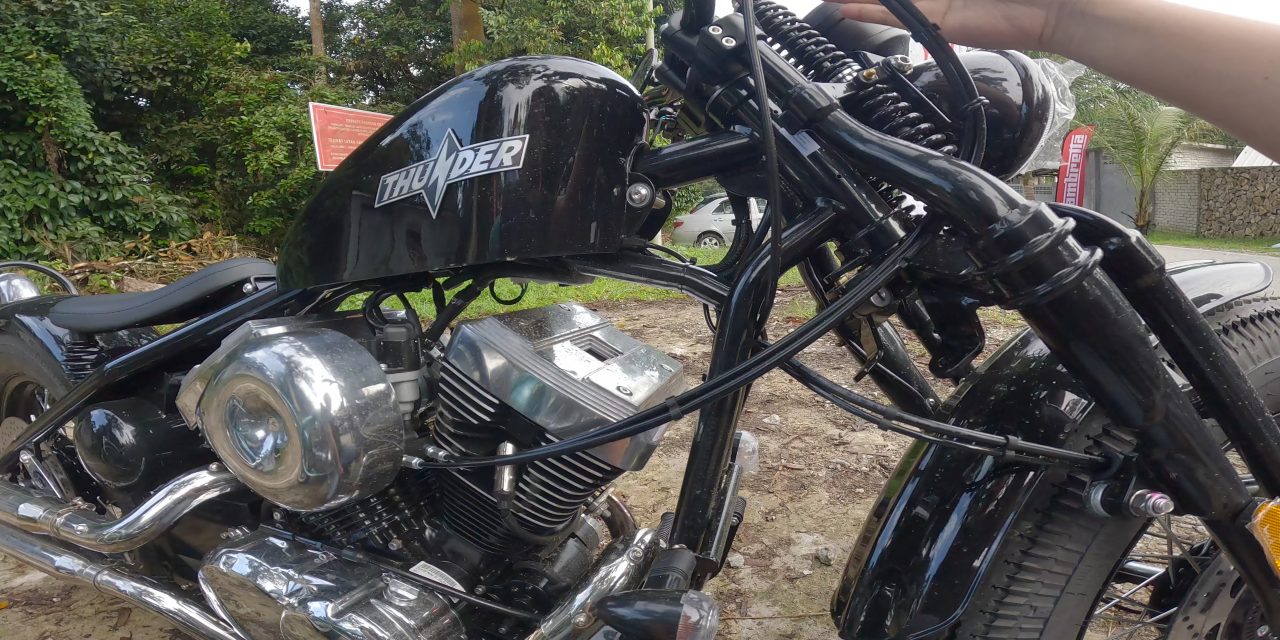 Thunder 250 Hardtail & Softail – Rasa Bobber V-Twin Dalam Acara Lambretta Chillax
